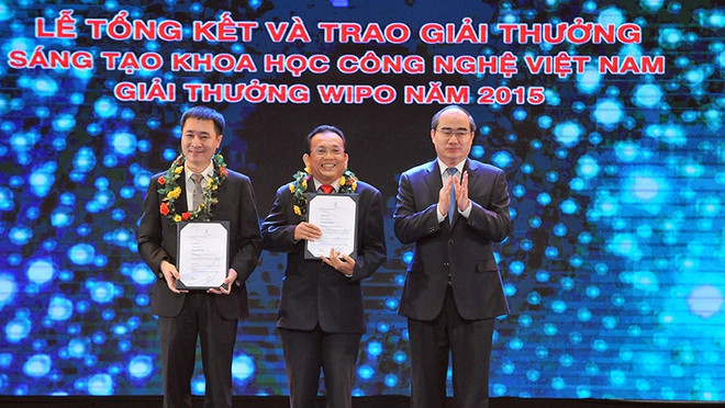 Remise des prix de création scientifico-technique du Vietnam 2015 ảnh 1 Remise des prix de création scientifico-technique du Vietnam 2015 ảnh 1