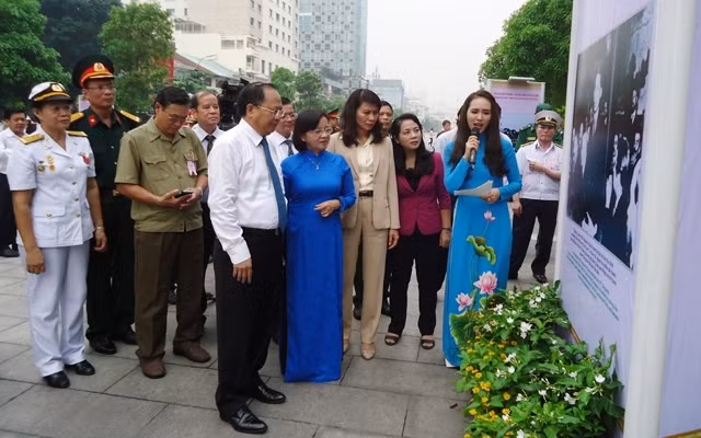 Hô Chi Minh-Ville: Des expositions sur l'Oncle Ho ảnh 1
