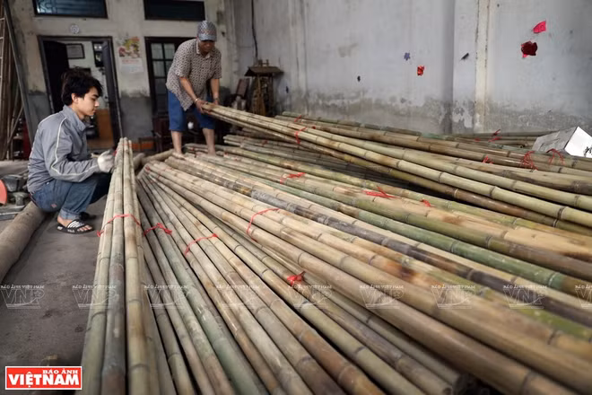 Une commune de Hanoï spécialisée dans la construction en bambou ảnh 2