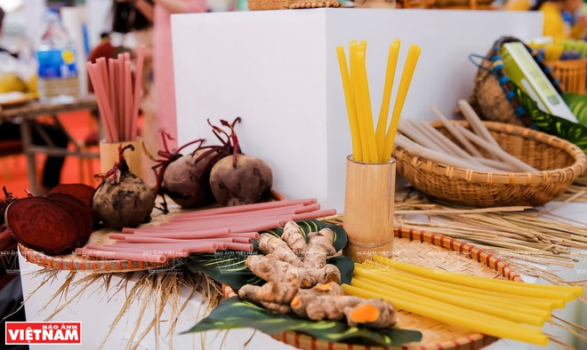 Des légumes et tubercules transformées en pailles comestibles ảnh 3