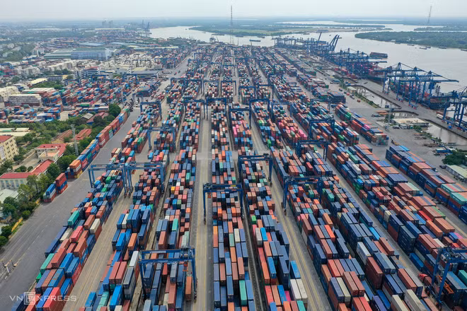 HSBC prévoit des défis au second semestre pour l'économie vietnamienne ảnh 1