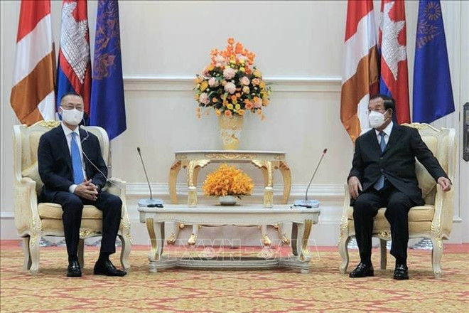 Le Premier ministre cambodgien reçoit l’ambassadeur sortant du Vietnam ảnh 2 Le Premier ministre cambodgien reçoit l’ambassadeur sortant du Vietnam ảnh 2