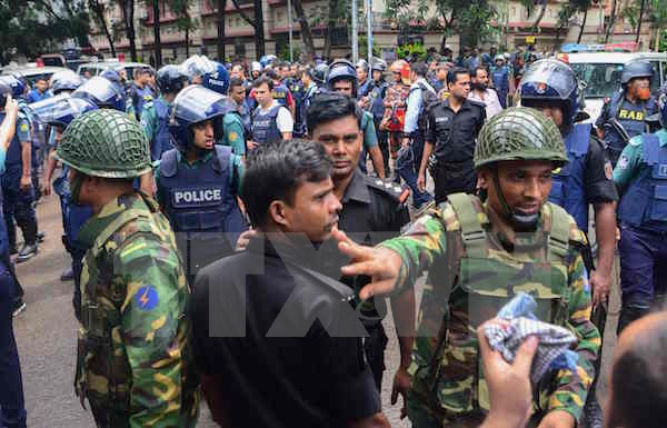 Le Vietnam condamne l’attentat terroriste de Dacca, au Bangladesh ảnh 1