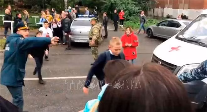 Fusillade à l'école : message de sympathie au président russe ảnh 1