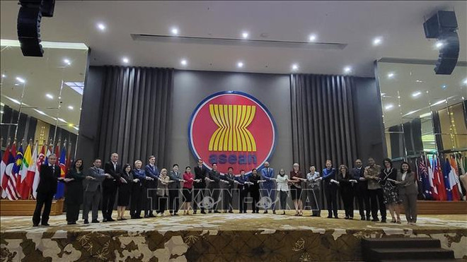 Le Vietnam assiste à la réunion du groupe de l'Initiative pour l'intégration de l'ASEAN ảnh 1 Le Vietnam assiste à la réunion du groupe de l'Initiative pour l'intégration de l'ASEAN ảnh 1
