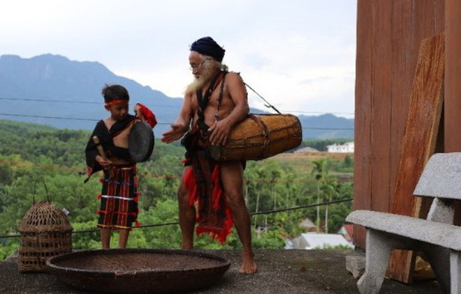 Quang Nam: faire rayonner les valeurs culturelles des groupes ethniques ảnh 2 Quang Nam: faire rayonner les valeurs culturelles des groupes ethniques ảnh 2