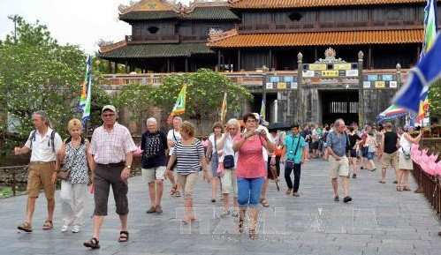 Le Vietnam accueille environ 1,87 million de touristes étrangers en neuf mois ảnh 2