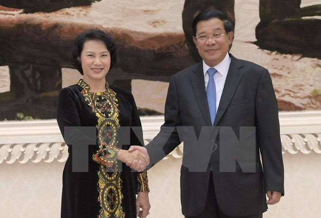 La présidente de l’AN du Vietnam rencontre le Premier ministre cambodgien ảnh 1 La présidente de l’AN du Vietnam rencontre le Premier ministre cambodgien ảnh 1