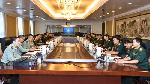 Echanges de jeunes officiers Vietnam-Chine 2016 ảnh 1