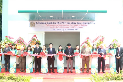Inauguration du «Laboratoire sur la pile à combustible» ảnh 1 Inauguration du «Laboratoire sur la pile à combustible» ảnh 1