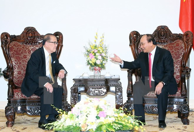 Le Premier ministre vietnamien reçoit l'ancien président du Sénat malaisien ảnh 1 Le Premier ministre vietnamien reçoit l'ancien président du Sénat malaisien ảnh 1