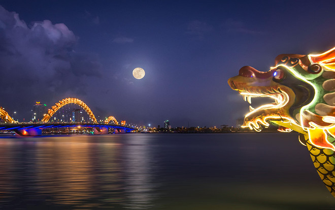 Exposition de belles photos sur le tourisme de Da Nang ảnh 1
