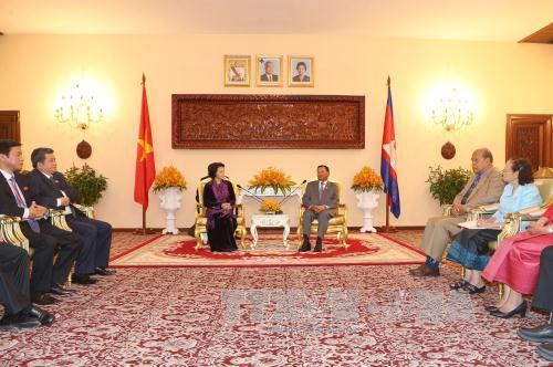 Vietnam et Cambodge s’engagent à promouvoir les liens bilatéraux ảnh 1 Vietnam et Cambodge s’engagent à promouvoir les liens bilatéraux ảnh 1