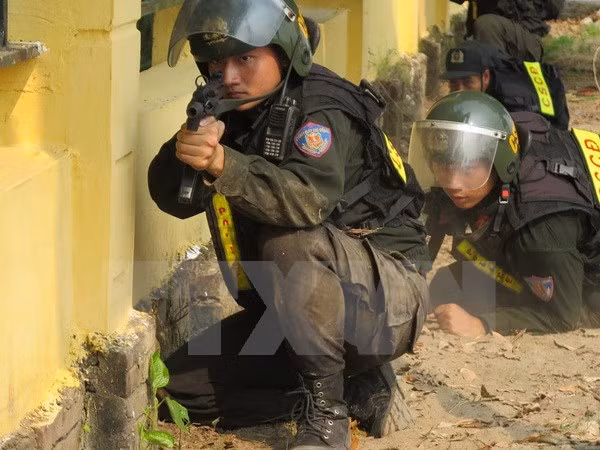 Manœuvres complexes de lutte contre le terrorisme transfrontalière ảnh 1