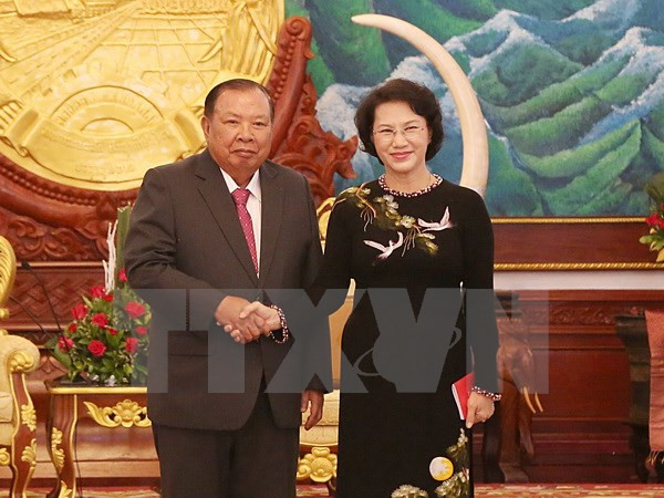 La présidente de l’AN du Vietnam rencontre le leader du Parti populaire révolutionnaire du Laos ảnh 1 La présidente de l’AN du Vietnam rencontre le leader du Parti populaire révolutionnaire du Laos ảnh 1