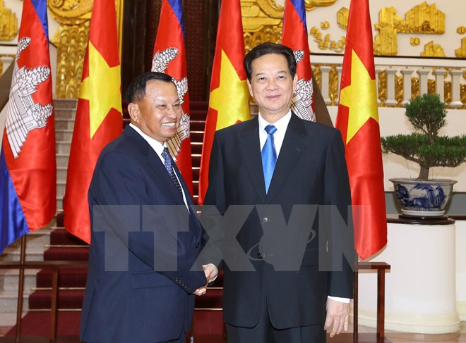 Le président du Sénat cambodgien reçu par des dirigeants vietnamiens ảnh 3 Le président du Sénat cambodgien reçu par des dirigeants vietnamiens ảnh 3