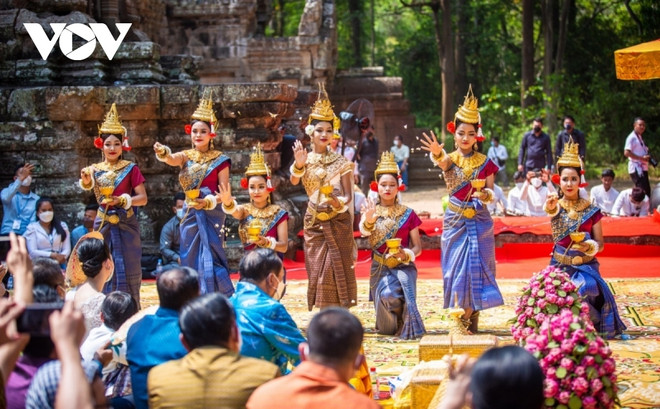 Plus de 3 millions de touristes visitent le Cambodge en sept mois ảnh 1