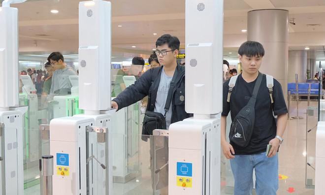 La nouvelle politique des visas aidera à attirer un grand nombre de touristes dès la saison automne-hiver 2023 ảnh 1 La nouvelle politique des visas aidera à attirer un grand nombre de touristes dès la saison automne-hiver 2023 ảnh 1