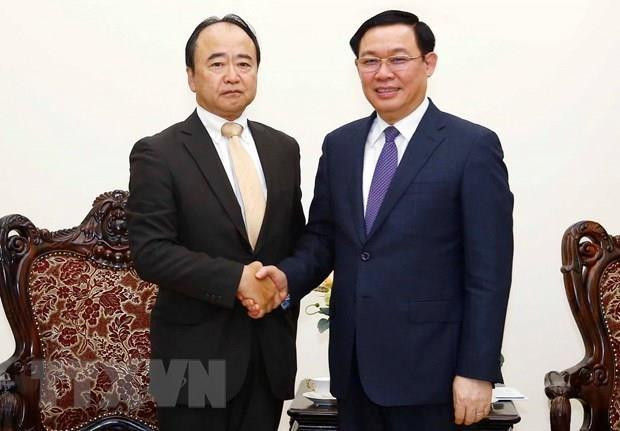 Le vice-PM Vuong Dinh Hue salue les décisions d'investissement d'AEON au Vietnam ảnh 1 Le vice-PM Vuong Dinh Hue salue les décisions d'investissement d'AEON au Vietnam ảnh 1