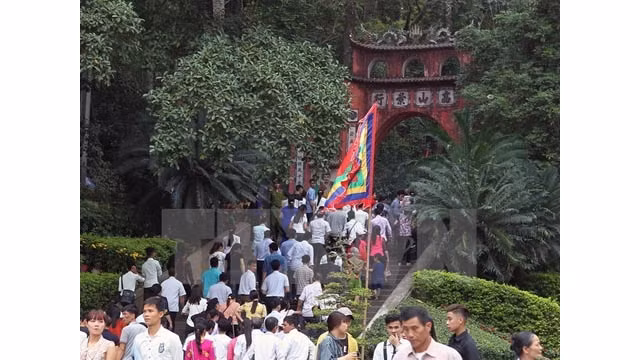 Quatre provinces participent à la fête des Rois Hùng 2018 ảnh 1 Quatre provinces participent à la fête des Rois Hùng 2018 ảnh 1