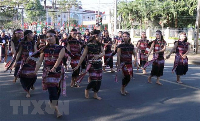 Clôture du Festival de la culture des gongs du Tây Nguyên 2018 ảnh 1 Clôture du Festival de la culture des gongs du Tây Nguyên 2018 ảnh 1