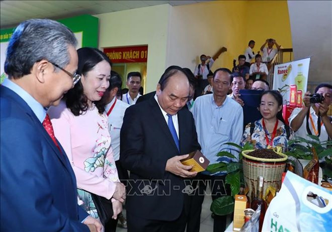 Le PM participe à la conférence de promotion des investissements à An Giang ảnh 1 Le PM participe à la conférence de promotion des investissements à An Giang ảnh 1