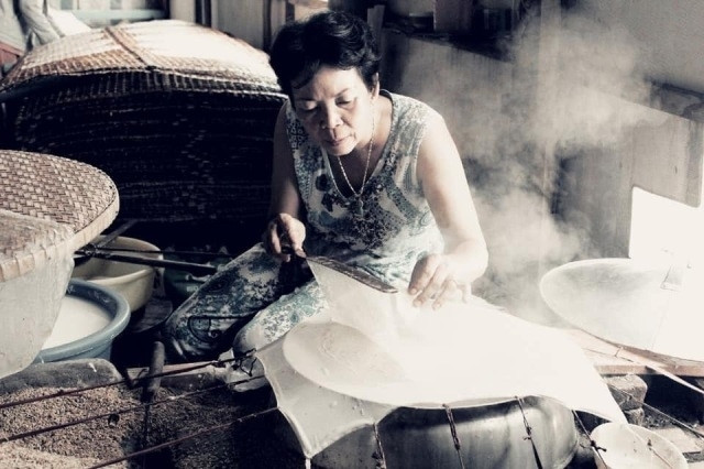 La galette de riz exposée à la rosée de Trang Bàng ảnh 1 La galette de riz exposée à la rosée de Trang Bàng ảnh 1