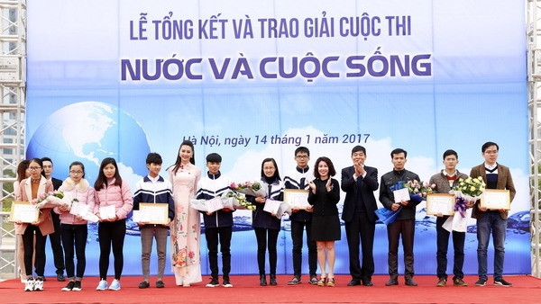 Concours «L’eau et la vie», témoignage de la responsabilité des jeunes ảnh 1 Concours «L’eau et la vie», témoignage de la responsabilité des jeunes ảnh 1