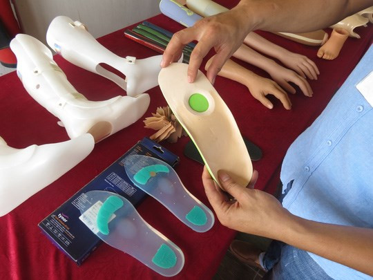 Le Vietnam aide les personnes handicapées du Laos ảnh 1 Le Vietnam aide les personnes handicapées du Laos ảnh 1