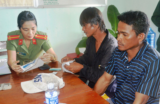 Phu Yen: Sauvetage de deux pêcheurs philippins ảnh 1 Phu Yen: Sauvetage de deux pêcheurs philippins ảnh 1