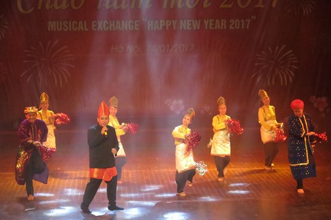 Hanoï: Un spectacle musical pour saluer le Nouvel An 2017 ảnh 3