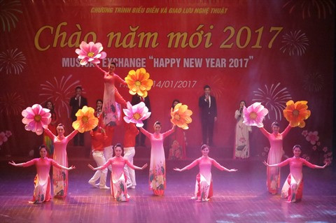 Hanoï: Un spectacle musical pour saluer le Nouvel An 2017 ảnh 2 Hanoï: Un spectacle musical pour saluer le Nouvel An 2017 ảnh 2