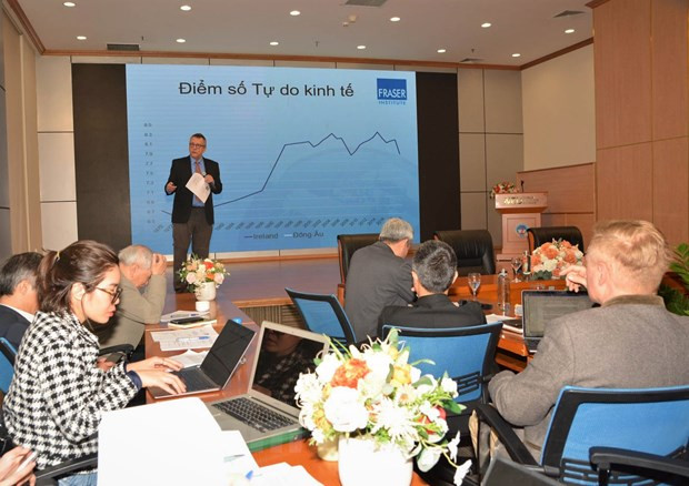 Rénover les institutions économiques vers un pays à revenu intermédiaire de la tranche supérieure d'ici 2030 ảnh 1 Rénover les institutions économiques vers un pays à revenu intermédiaire de la tranche supérieure d'ici 2030 ảnh 1