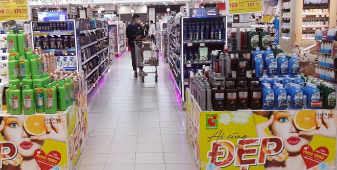 Effervescence aux marchés aux fleurs et dans les boutiques de cadeaux ảnh 2 Effervescence aux marchés aux fleurs et dans les boutiques de cadeaux ảnh 2