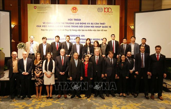 Colloque sur la politique du marché du travail dans le contexte de l'intégration internationale ảnh 1 Colloque sur la politique du marché du travail dans le contexte de l'intégration internationale ảnh 1