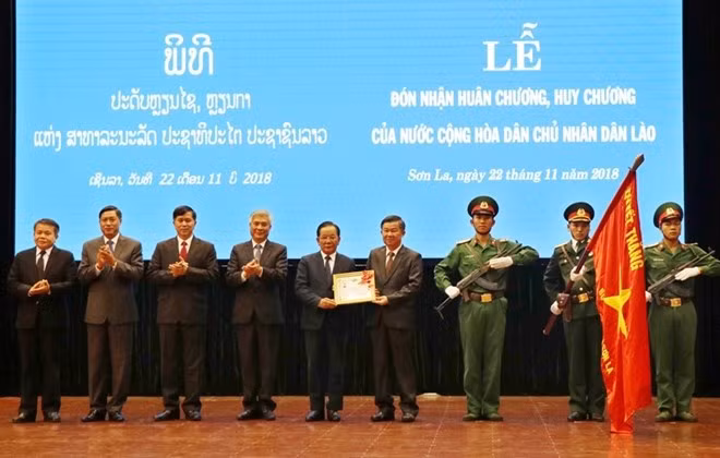 Distinctions laotiennes pour des collectifs et individus de Son La ảnh 1