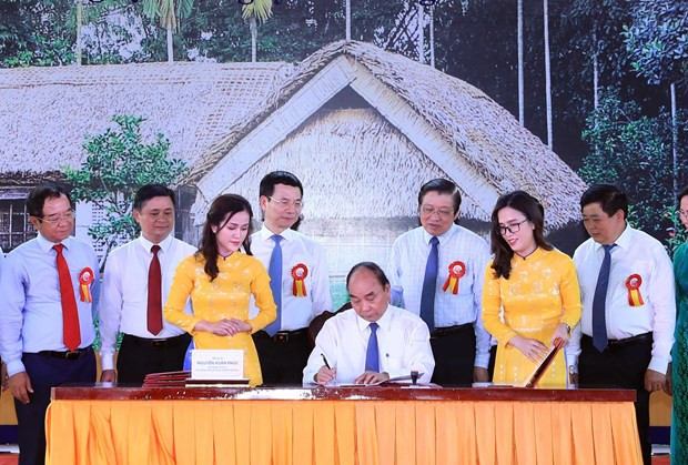 Activités organisées à Nghe An pour marquer l'anniversaire du président Ho Chi Minh ảnh 1 Activités organisées à Nghe An pour marquer l'anniversaire du président Ho Chi Minh ảnh 1