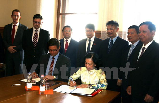Vietnam-Hongrie : le PCV et le Fidesz scellent leur coopération ảnh 1 Vietnam-Hongrie : le PCV et le Fidesz scellent leur coopération ảnh 1