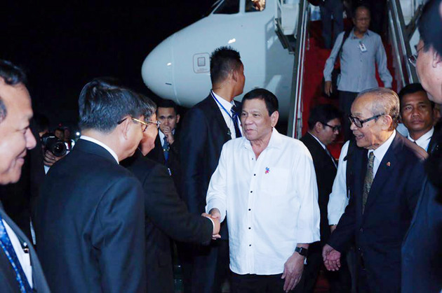 Le président philippin entame sa visite d’Etat au Cambodge ảnh 1