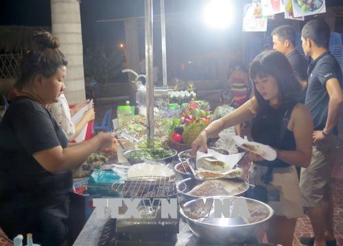 Ouverture de la fête touristique "Phu Yen, destination attrayante et hospitalière" ảnh 2 Ouverture de la fête touristique "Phu Yen, destination attrayante et hospitalière" ảnh 2