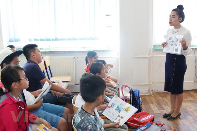 Une classe d’été de langue vietnamienne s’ouvre à Prague ảnh 1 Une classe d’été de langue vietnamienne s’ouvre à Prague ảnh 1