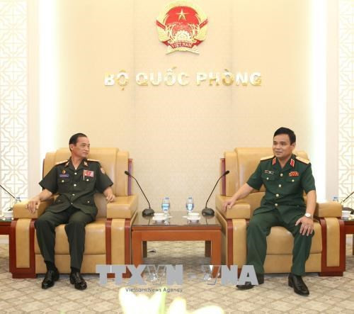 Une délégation du ministère laotien de la Défense au Vietnam ảnh 1 Une délégation du ministère laotien de la Défense au Vietnam ảnh 1