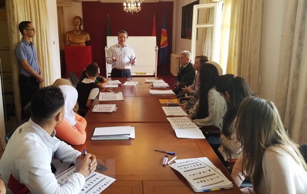 L’ambassade du Vietnam en Algérie ouvre une classe de vietnamien ảnh 1 L’ambassade du Vietnam en Algérie ouvre une classe de vietnamien ảnh 1