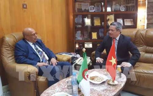 Programme de promotion du commerce et de l’investissement en Algérie ảnh 1