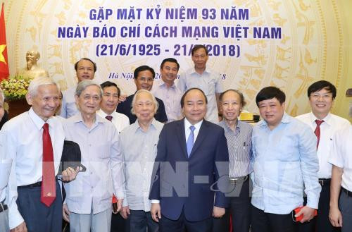 Le Premier ministre souligne le rôle important de la presse ảnh 1