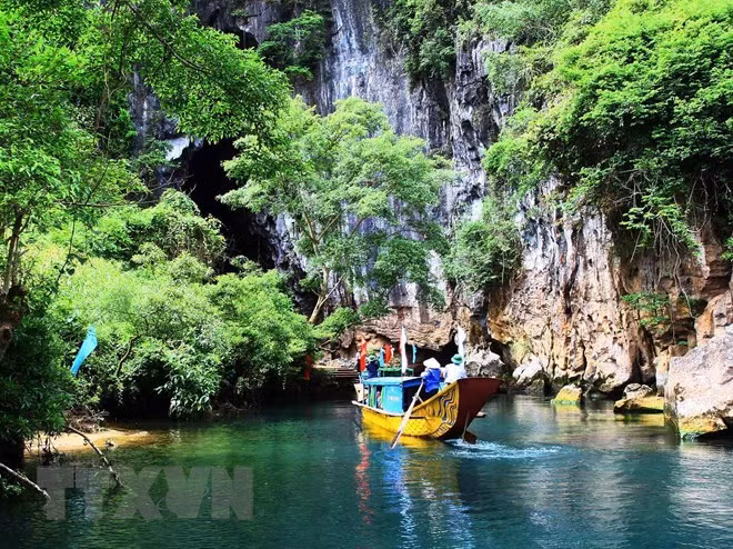 Quang Binh travaille pour stimuler le développement du tourisme ảnh 1