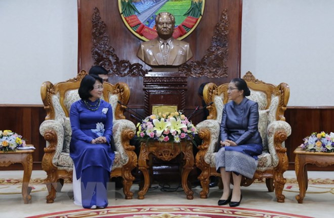 La vice-présidente Dang Thi Ngoc Thinh reçoit le président de l'Association d'amitié Laos-Vietnam ảnh 1 La vice-présidente Dang Thi Ngoc Thinh reçoit le président de l'Association d'amitié Laos-Vietnam ảnh 1