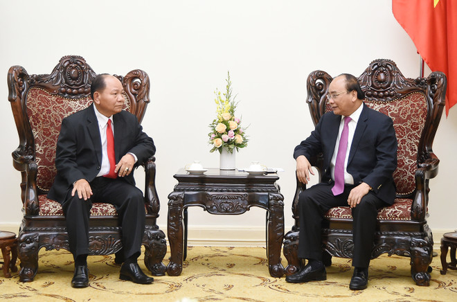 Nguyen Xuan Phuc reçoit le ministre laotien de l’Intérieur ảnh 1 Nguyen Xuan Phuc reçoit le ministre laotien de l’Intérieur ảnh 1