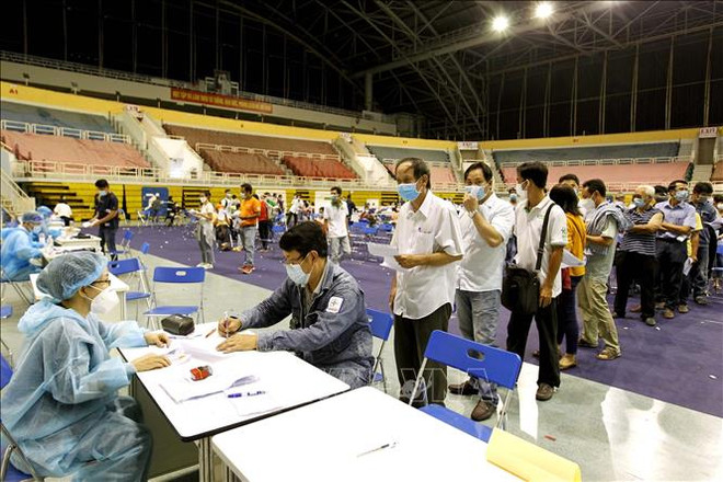Ho Chi Minh-Ville est déterminée à contrôler l'épidémie d'ici août ảnh 1