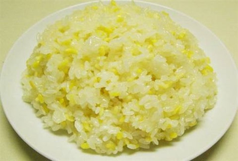 Le riz gluant cuit à la vapeur, un plat bien connu pour tous les goûts ảnh 1 Le riz gluant cuit à la vapeur, un plat bien connu pour tous les goûts ảnh 1